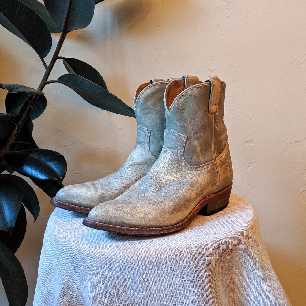 Frye Billy Short Distressed Boot